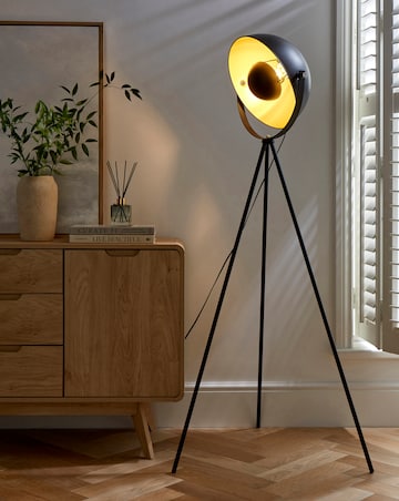 Blink Tripod Floor Lamp