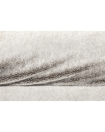 Beurer HD75 Nordic Fluffy Heated Throw