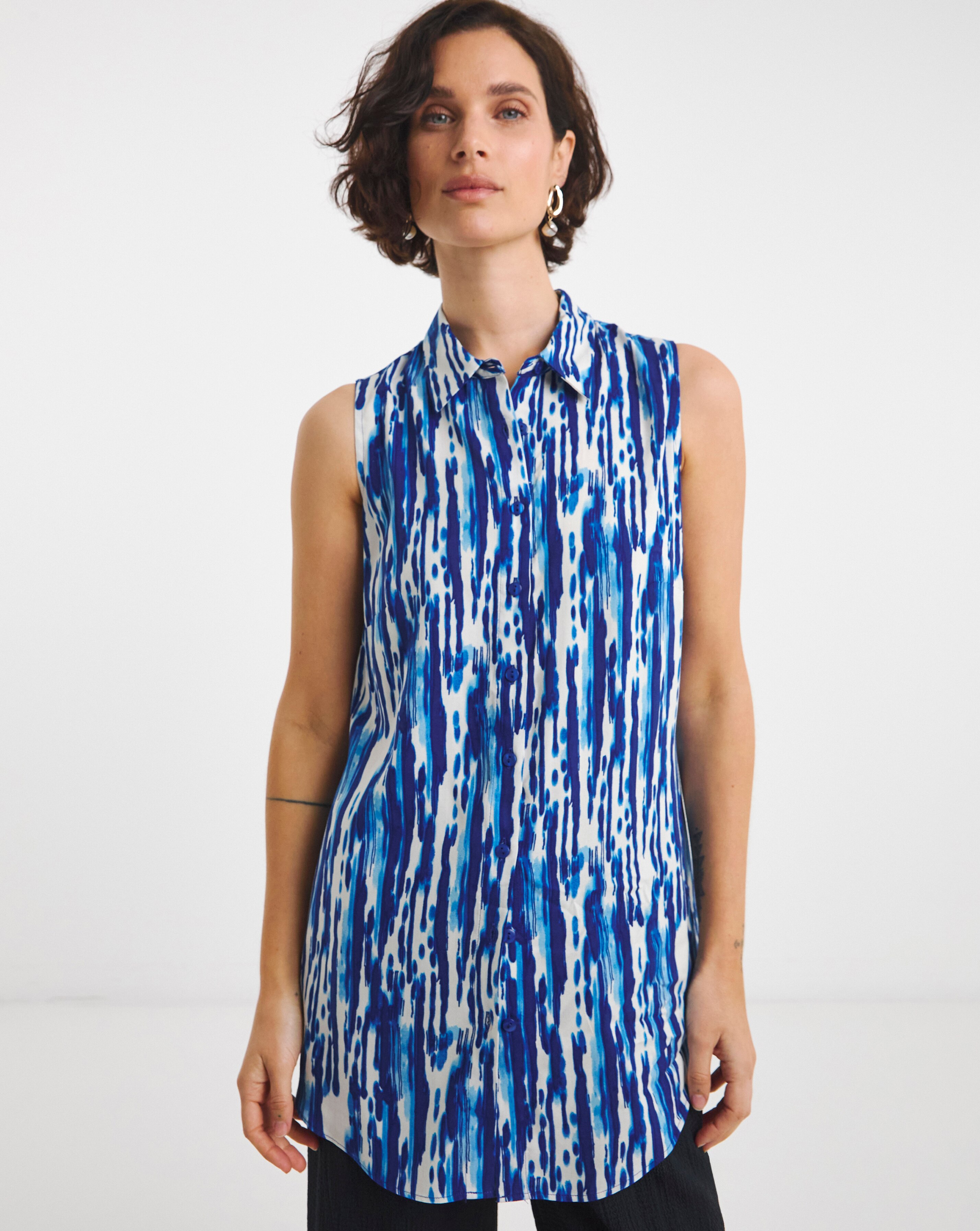 Dipped Back Sleeveless Shirt