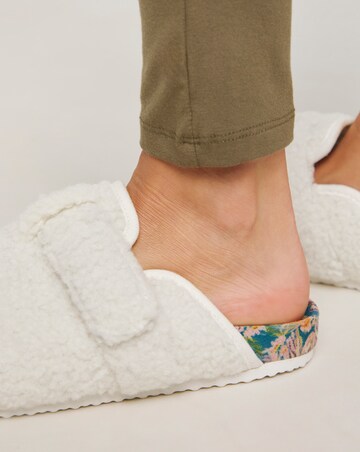 Fawn Borg Closed Toe Slipper With Printed Footbed - Wide Fit (E)