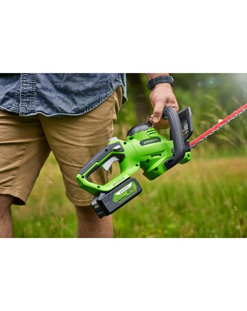 Greenworks 24V 56cm 18mm Cordless Hedge Trimmer Inc 2AH Battery & 0.5A Charger