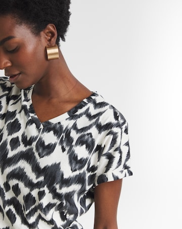 Pure Cotton The V Neck Printed T-Shirt