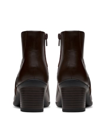 Clarks Shaya Sky Leather Boot Standard Fit