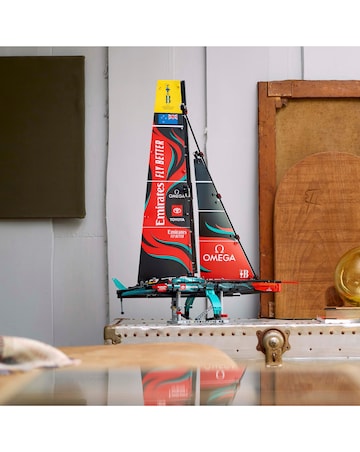 LEGO Technic Emirates Team New Zealand AC75 Yacht 42174