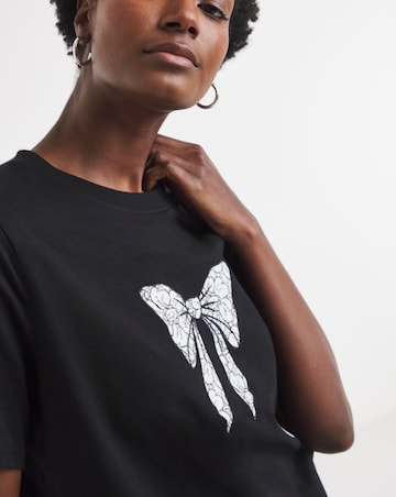Lace Bow Placement T-Shirt