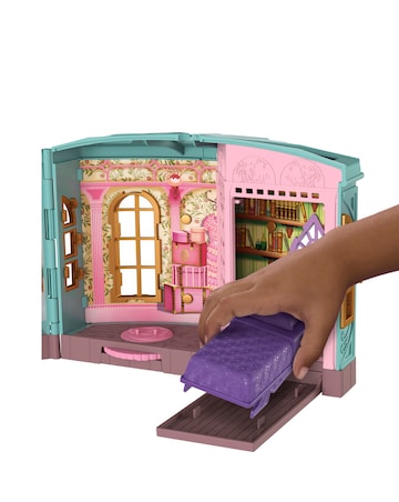 Wicked So Popular Dorm Small Doll Playset with 3 Play Spaces & 10 Total Pieces
