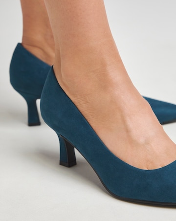 Heavenly Soles Kirsten Pointed Toe Kitten Heel Shoes - Wide Fit (E)