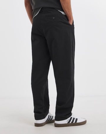 Pleat Front Loose Tapered Fit Chino