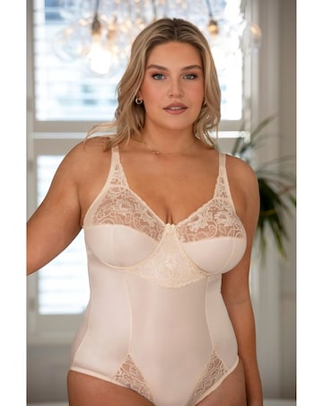 Pour Moi Superfit Full Cup Wired Bodyshaper Natural