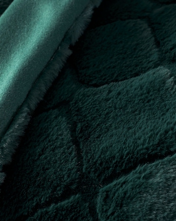 Catherine Lansfield Cosy Diamond Throw