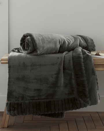 Catherine Lansfield Velvet Faux Fur Cosy Throw