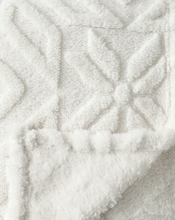 Fleece Snowflake Throw