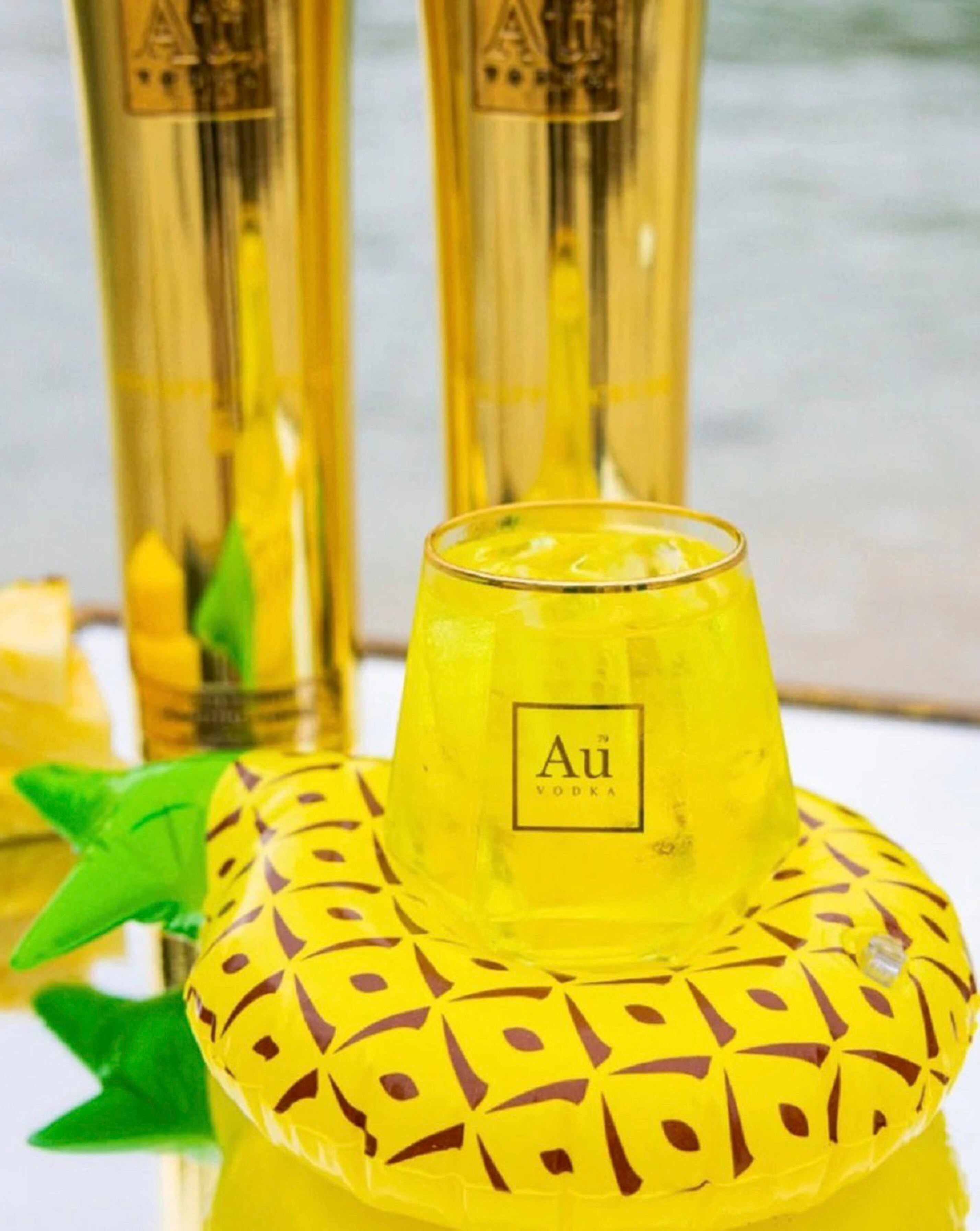 Au Vodka Pineapple Crush 70cl | JD Williams