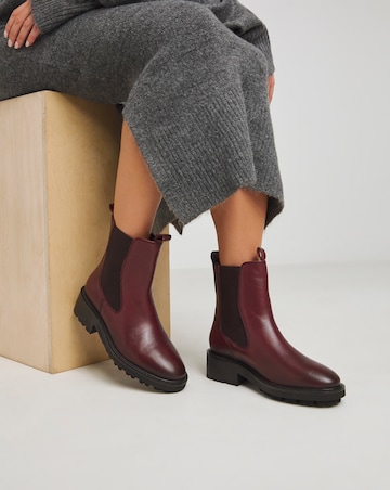 Avis Chunky Leather Chelsea Boots - Wide Fit (E)