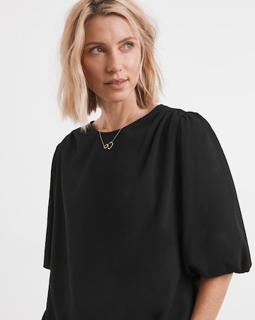Short Puff Sleeve Top