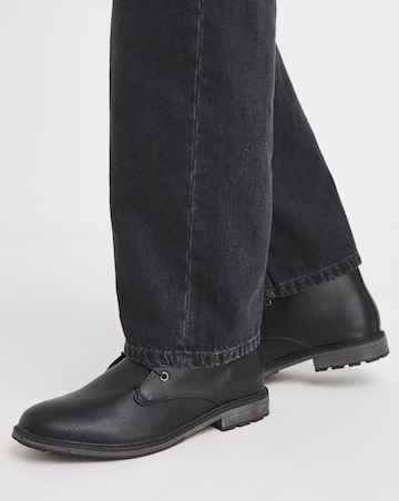 Penn Lace Up Boot Wide Fit