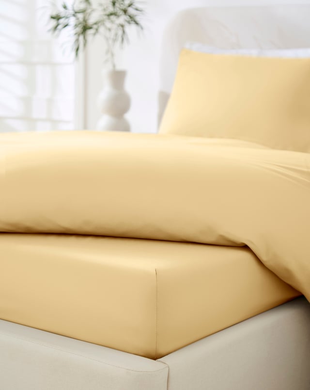 Non Iron Plain Dye 30cm Fitted Sheet