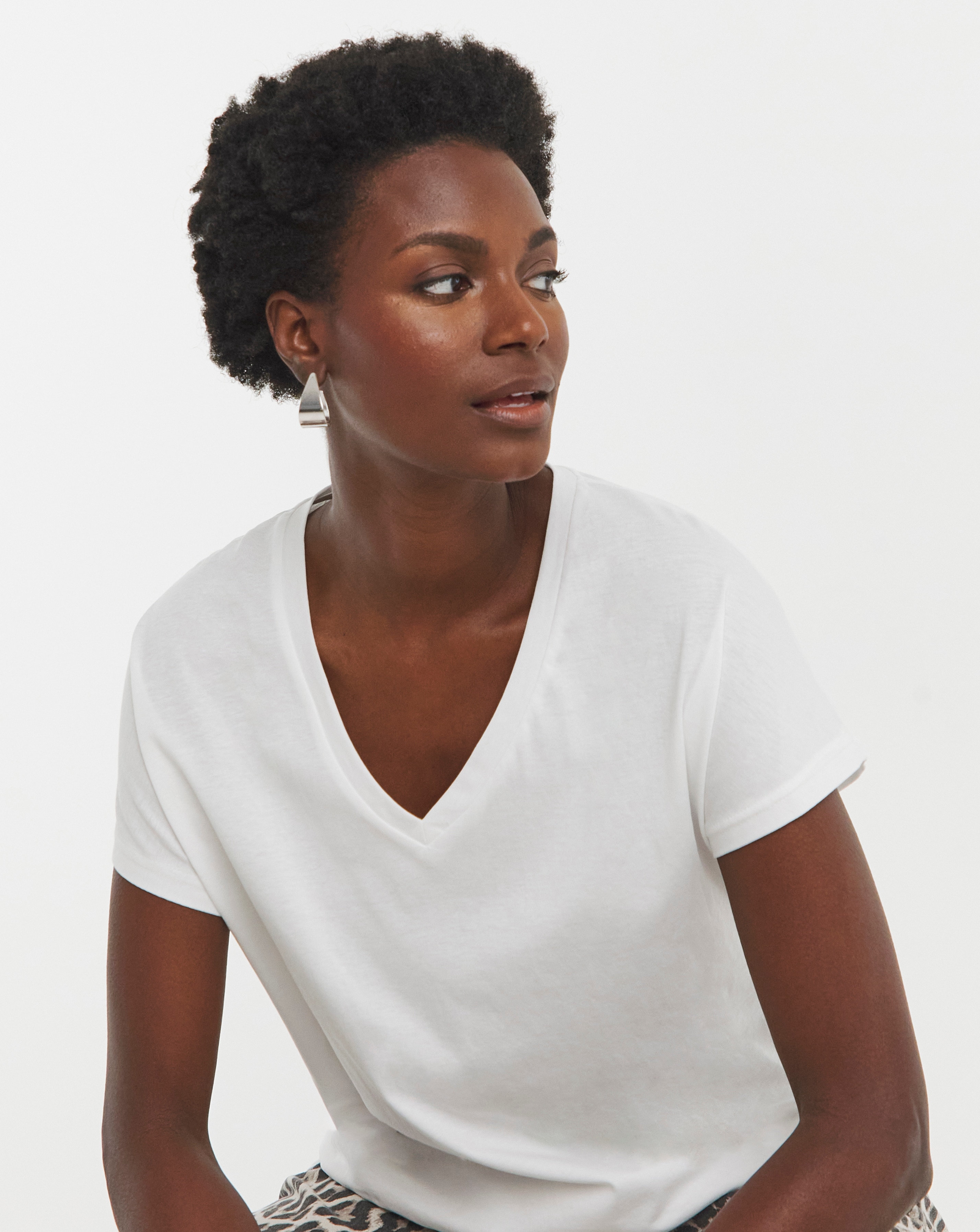 Pure Cotton White Basic V-Neck Short Sleeve T-Shirt