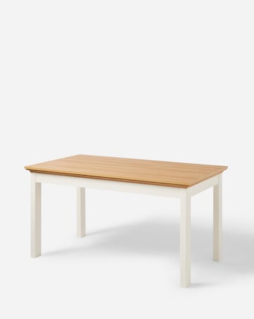 Julipa Ashford Dining Table with 4 Everly Chairs