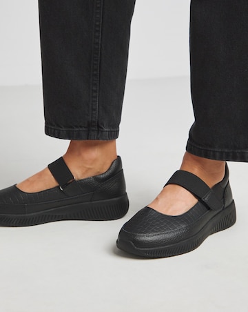 Heavenly Soles Gwen Touch and Close Bar Trainer - Wide Fit (E)