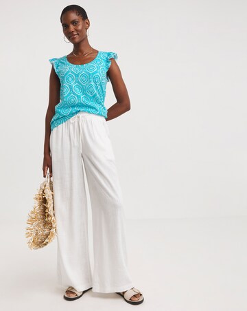 Printed Ruffle Sleeve Vest