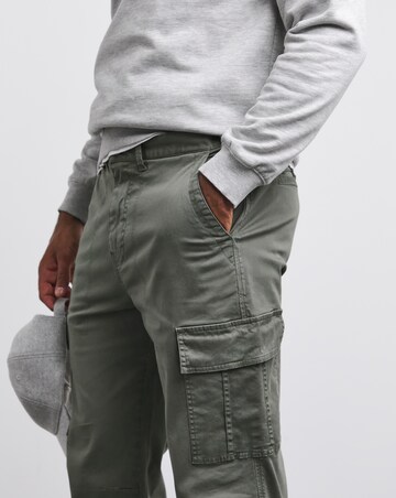 Loose Tapered Cargo Trouser