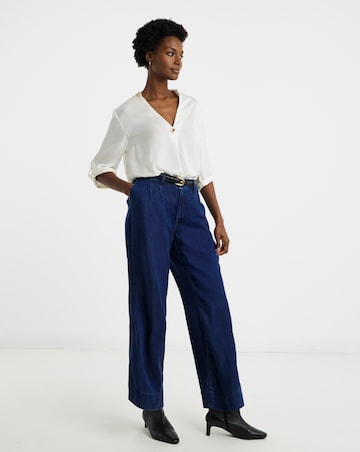 Button Detail Collar Popover Top