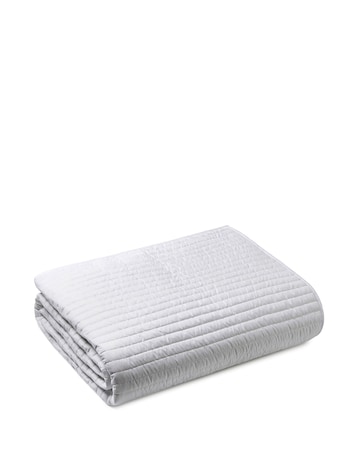 Catherine Lansfield Quilted Lines Bedspread