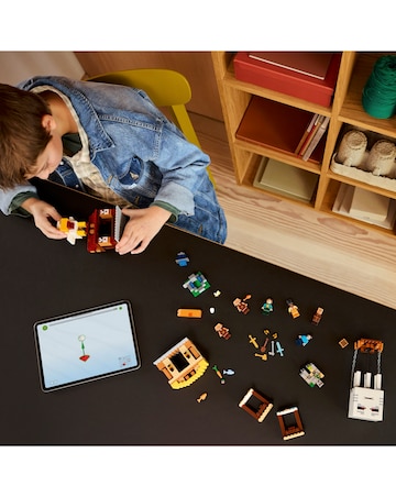 LEGO Minecraft The Ghast Balloon Village Attack, Toy with Golem Figure 21273