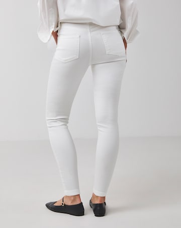 White 24/7 Skinny Jeans