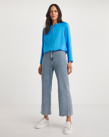 Hammered Satin Keyhole Shell Top