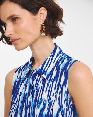 Dipped Back Sleeveless Shirt