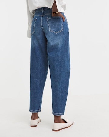 Mid Blue Barrel Leg Jean