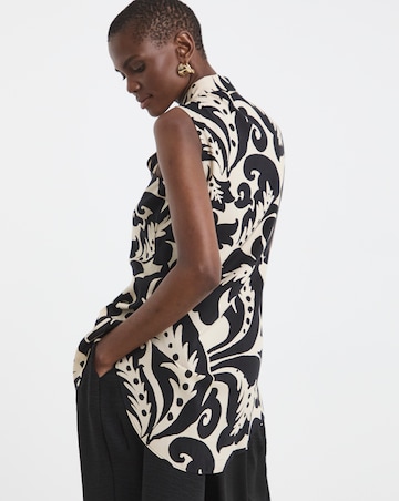 Dipped Back Sleeveless Shirt