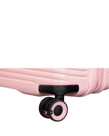 IT Luggage Traversed Medium Suitcase