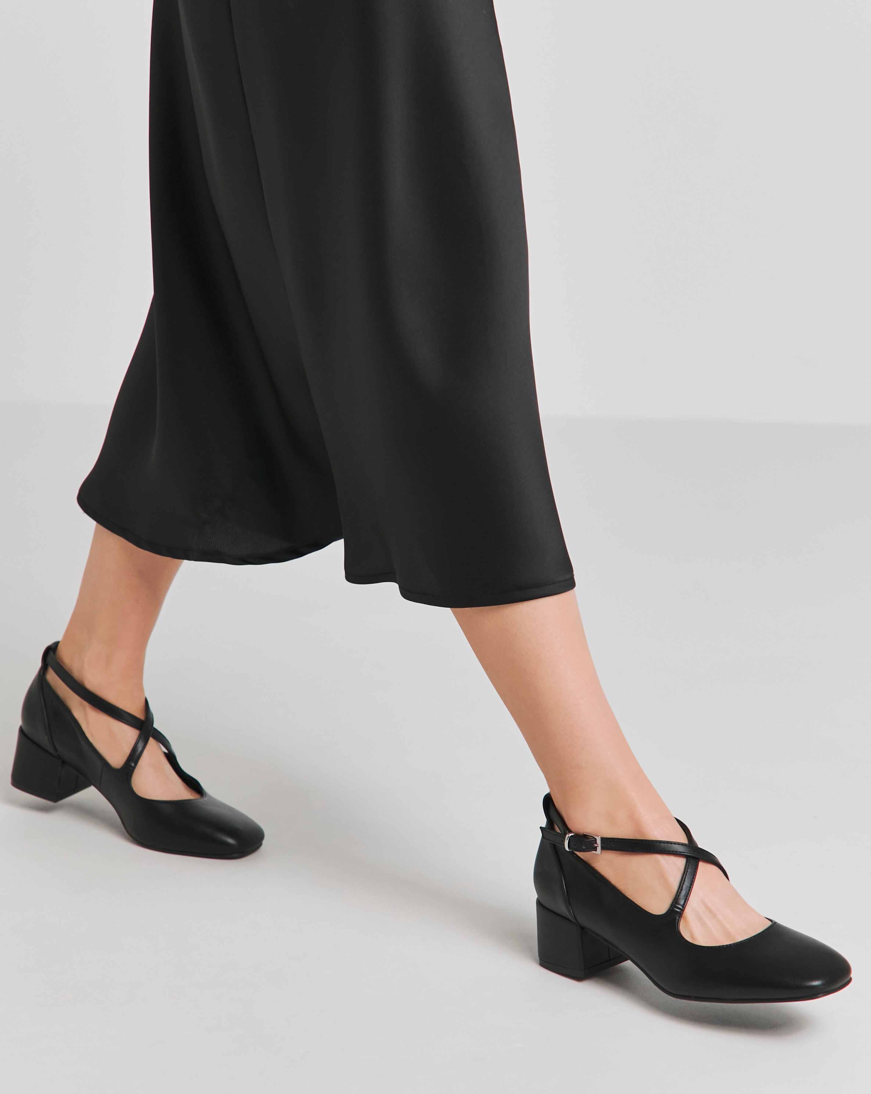 Heavenly Soles Adele Block Heel Cross Strap Mary Jane - Extra Wide Fit (EEE)