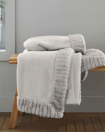 Catherine Lansfield Velvet Faux Fur Cosy Throw