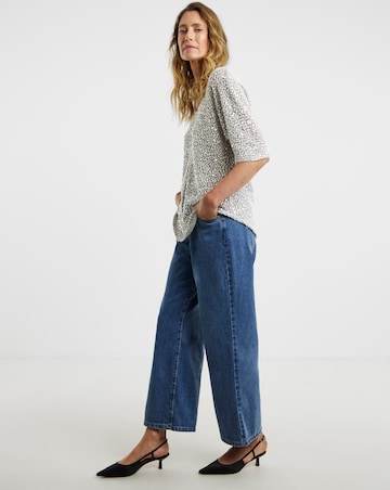 Mono Sequin Popcorn V Neck Top