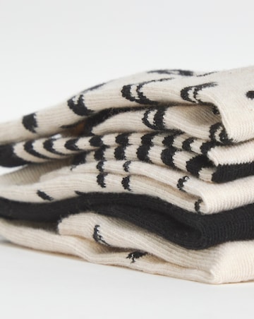 Pretty Secrets 5 Pair Pack Ankle Socks Wide Fit Mono