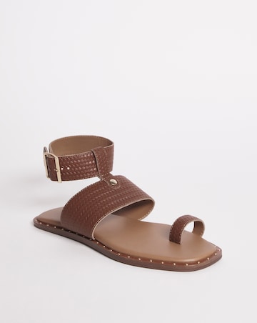 Leather Interweave Toe Ring Sandal - Extra Wide Fit (EEE)