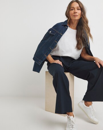 Crew Neck D Ring T-Shirt