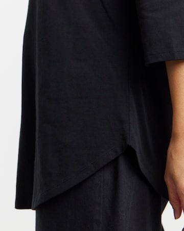 Longline Curved Hem 3/4 Sleeve Top