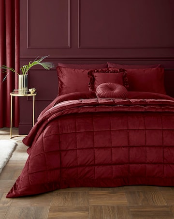 Catherine Lansfield Kingsley Matte Velvet Bedspread