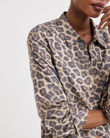 Dipped Back Long Sleeve Shirt