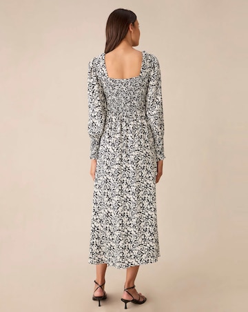 Ro&Zo Mono Floral Prit Shirred Midaxi Dress
