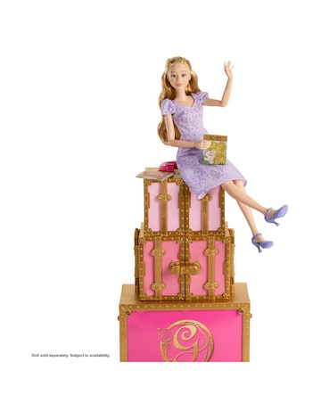 Wicked Glinda's Glamorous Closet, 2 Unique Looks, Surprises & 13 Accessories