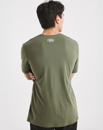 Under Armour Camo Chest Stripe Short Sleeve T-Shirt