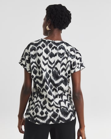 Pure Cotton The V Neck Printed T-Shirt
