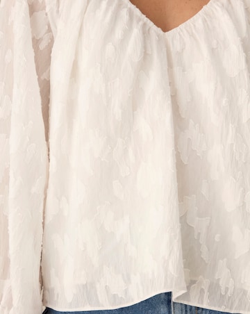 Ro&Zo White Leopard Jacquard Balloon Sleeve Top