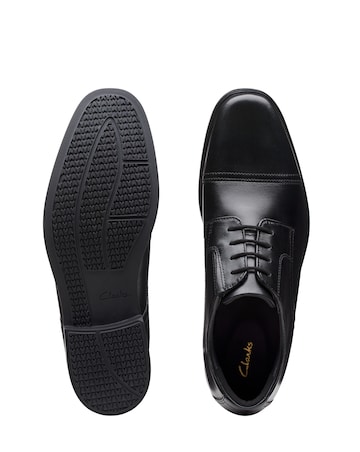 Clarks Howard Cap Shoes - Black